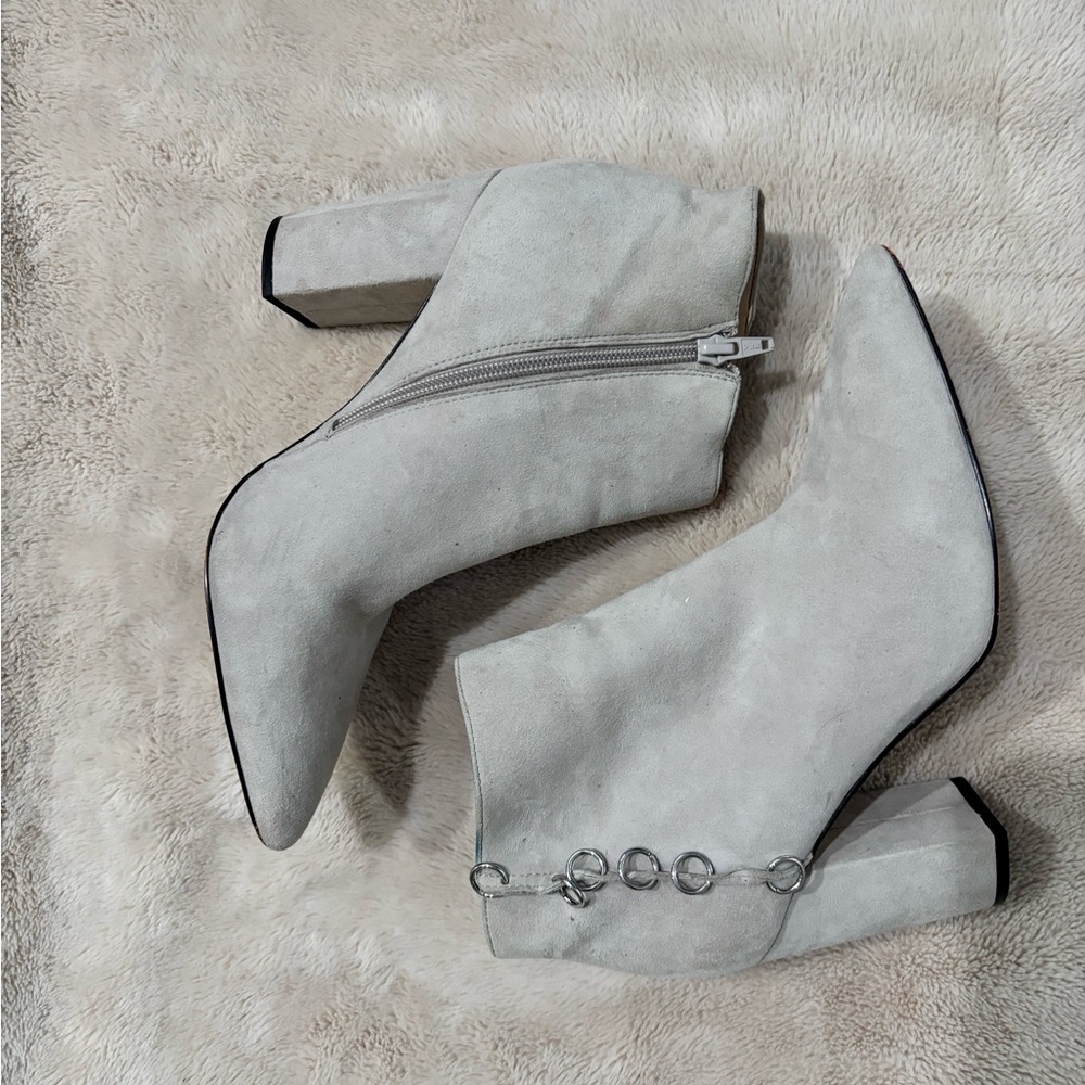 Kathy Perry heeled booties